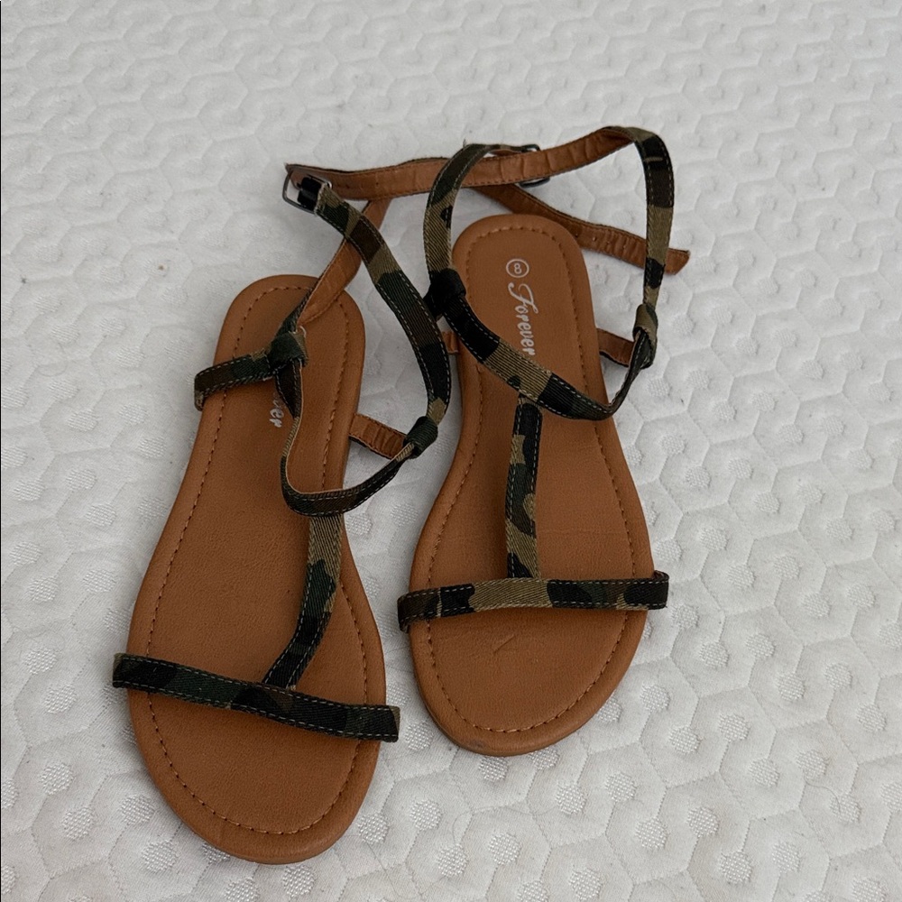 Forever Women's Camouflage Strap Sandals